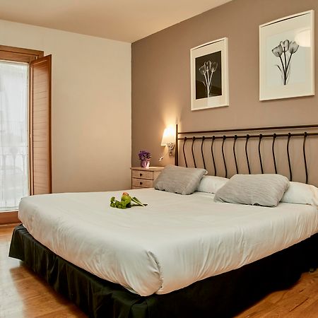 Hotel Casa Azcona Zizur Mayor Bagian luar foto