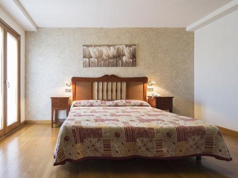 Hotel Casa Azcona Zizur Mayor Bagian luar foto