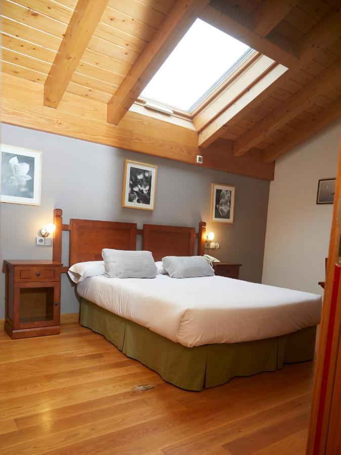 Hotel Casa Azcona Zizur Mayor Bagian luar foto