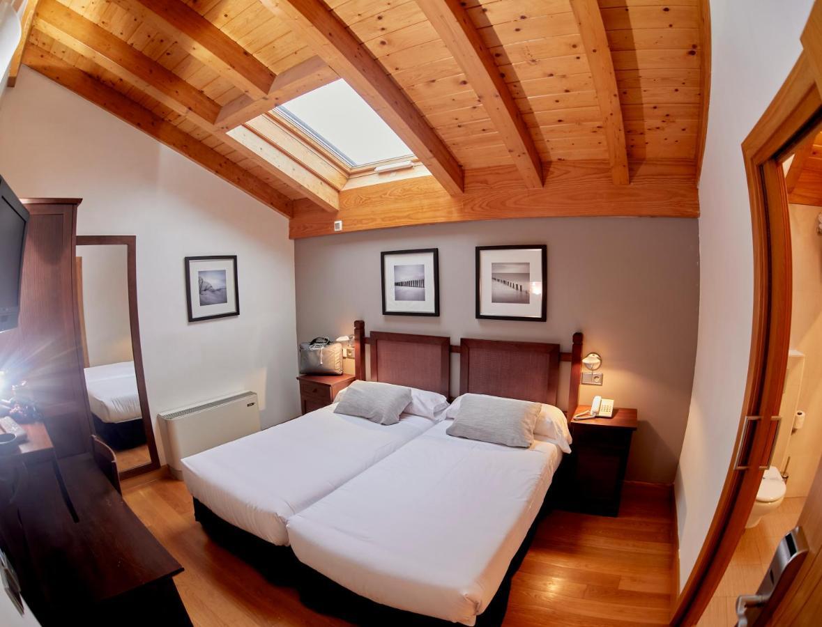 Hotel Casa Azcona Zizur Mayor Bagian luar foto