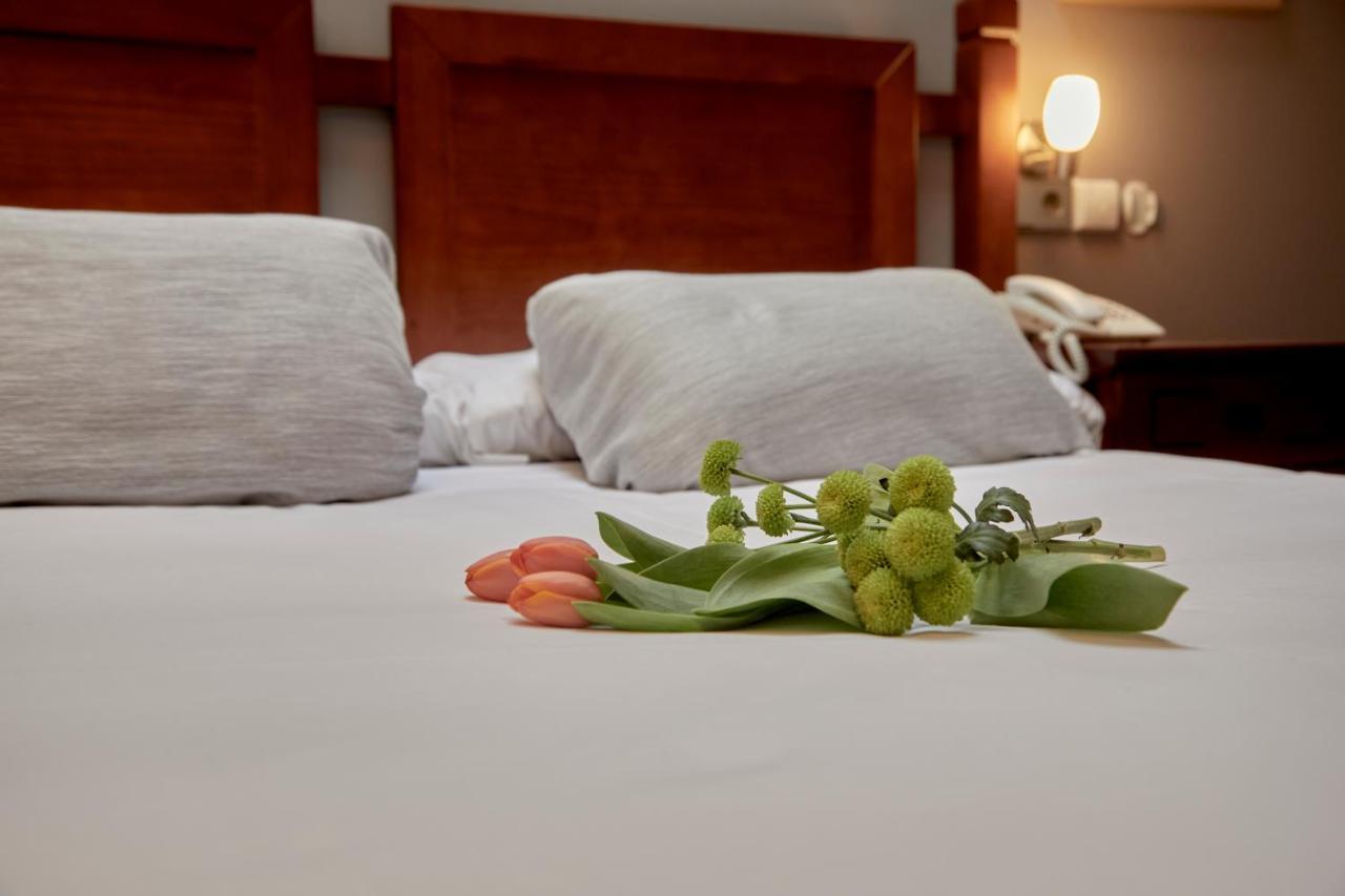 Hotel Casa Azcona Zizur Mayor Bagian luar foto