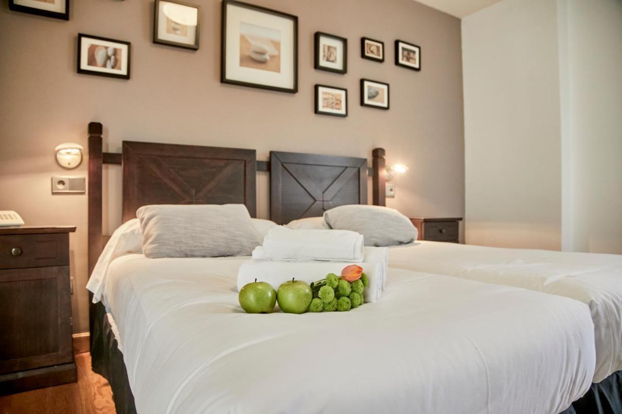 Hotel Casa Azcona Zizur Mayor Bagian luar foto