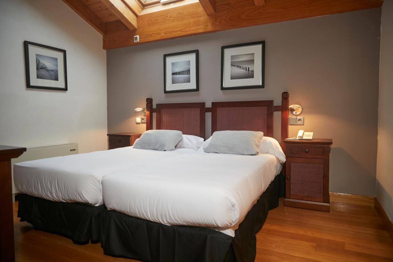 Hotel Casa Azcona Zizur Mayor Bagian luar foto