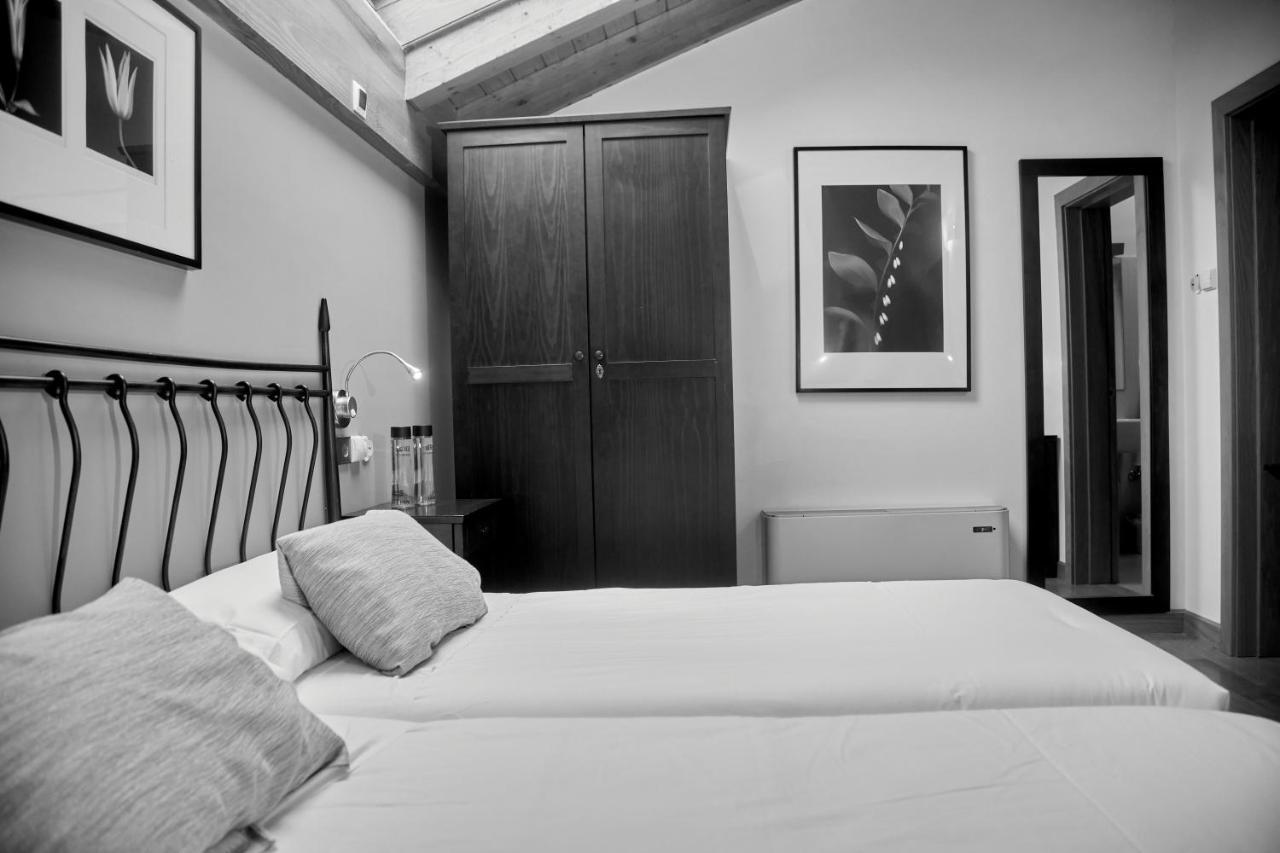 Hotel Casa Azcona Zizur Mayor Bagian luar foto