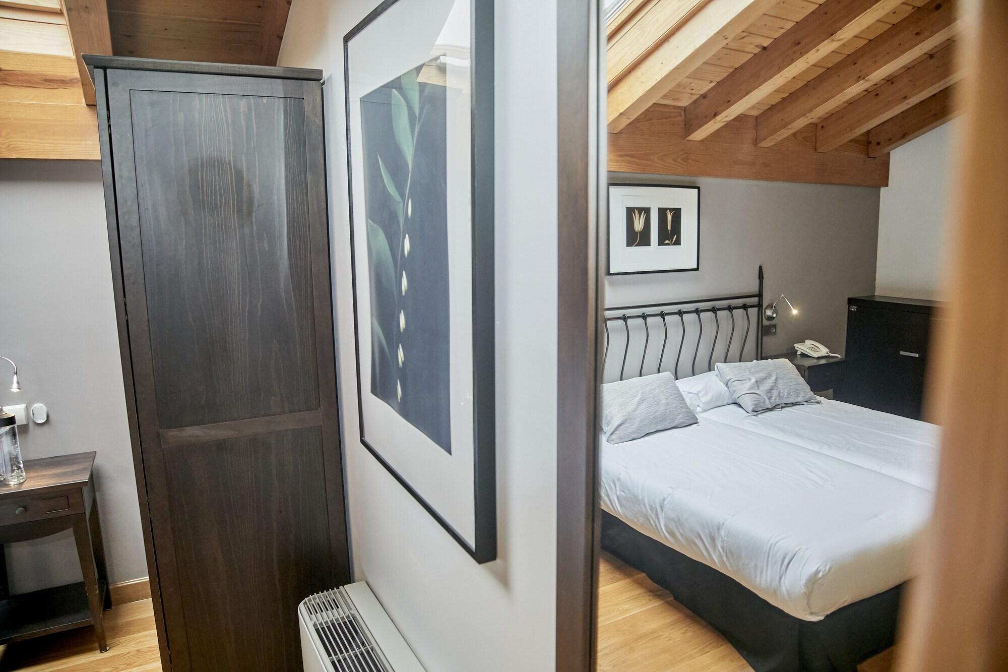 Hotel Casa Azcona Zizur Mayor Bagian luar foto