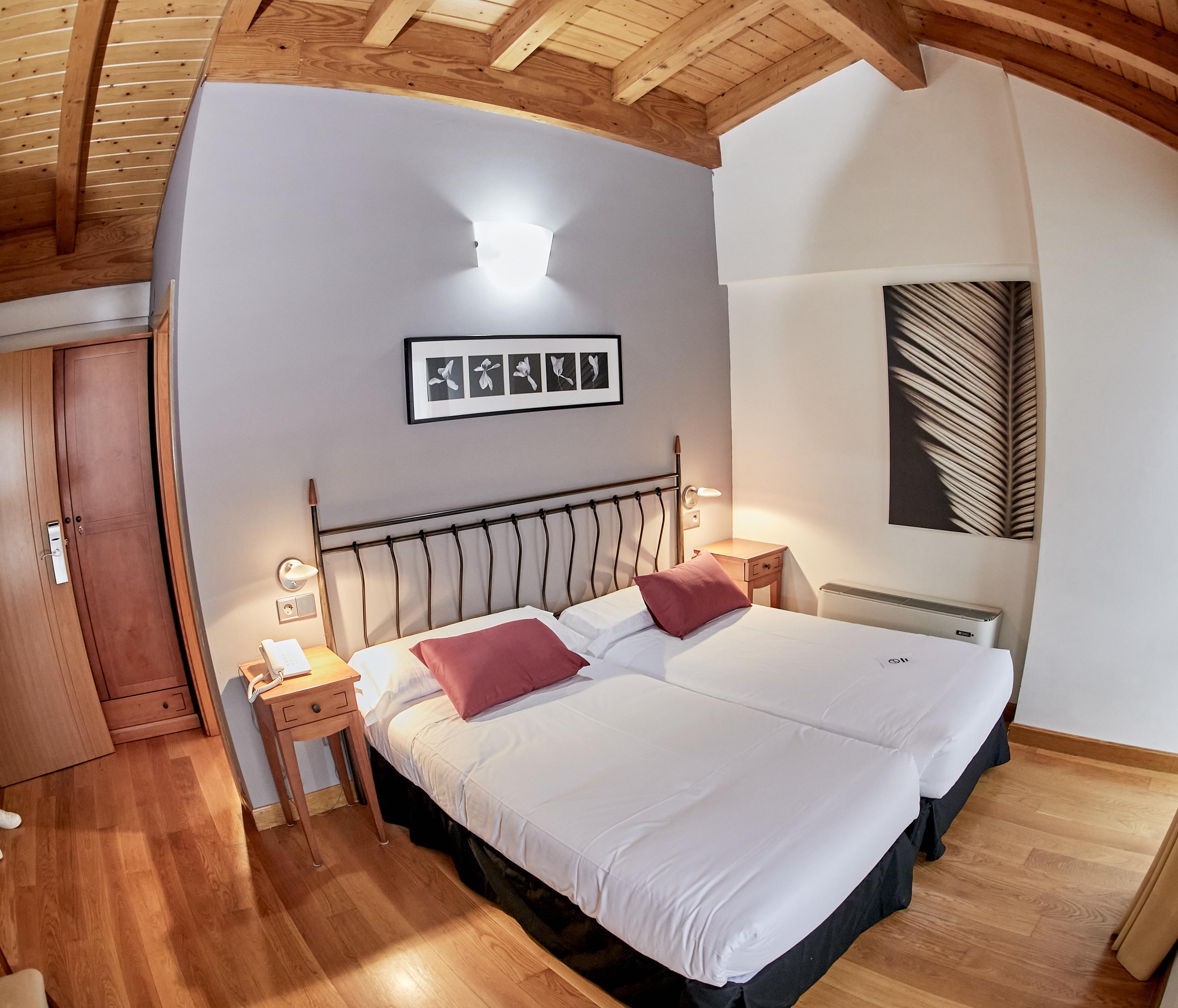 Hotel Casa Azcona Zizur Mayor Bagian luar foto