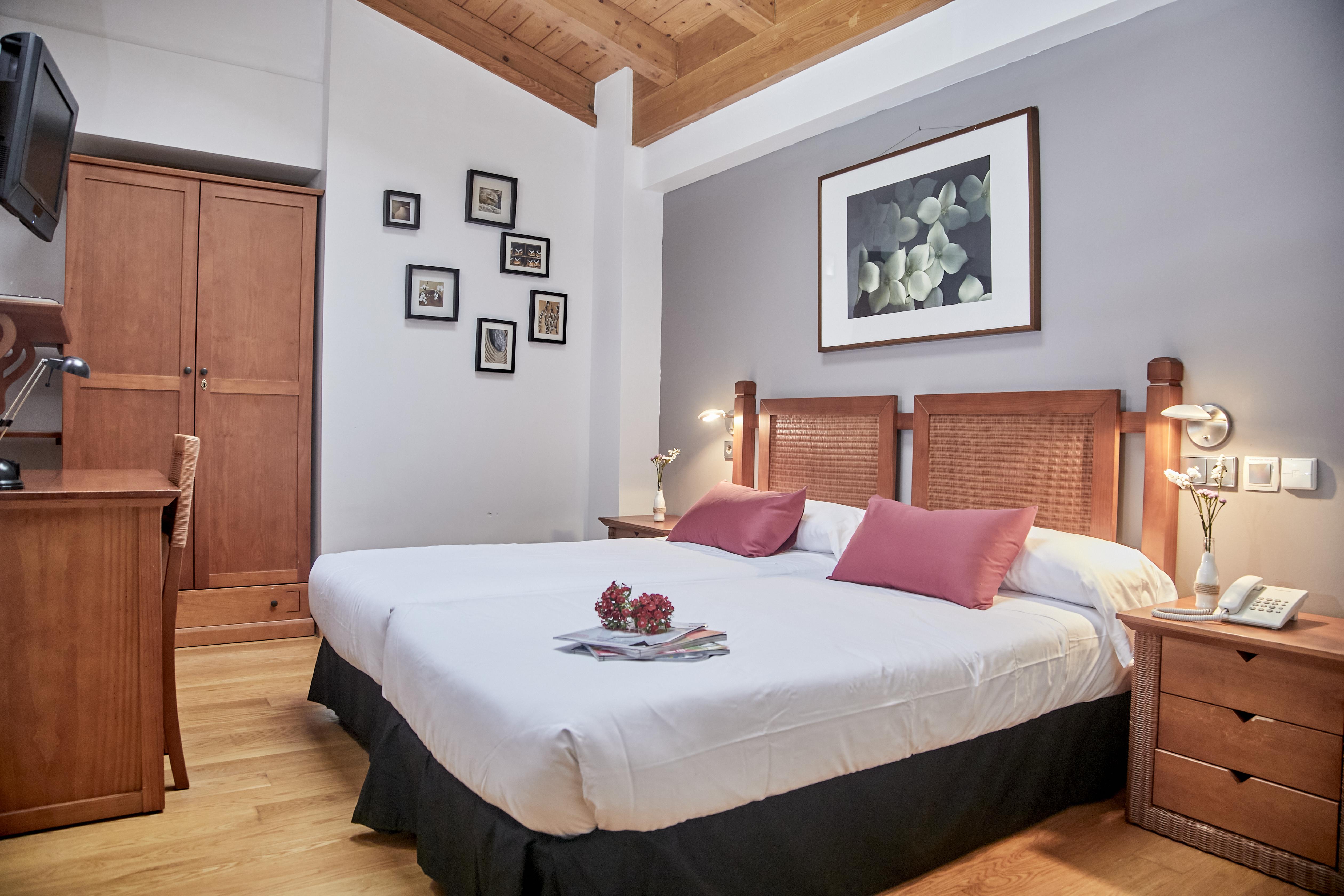 Hotel Casa Azcona Zizur Mayor Bagian luar foto